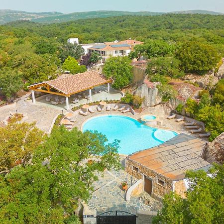 Paghe Eco Luxury Experience Hotel Budduso Bagian luar foto