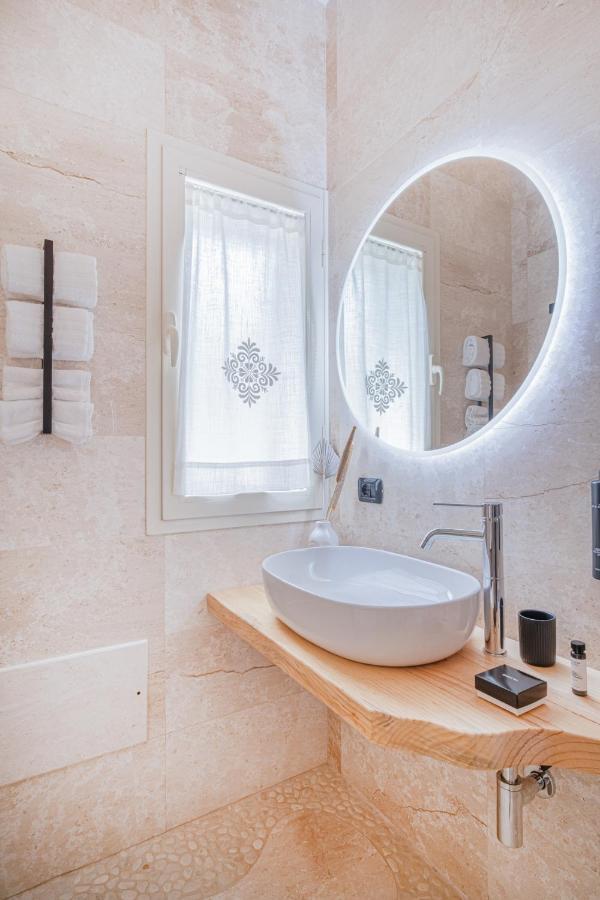 Paghe Eco Luxury Experience Hotel Budduso Bagian luar foto