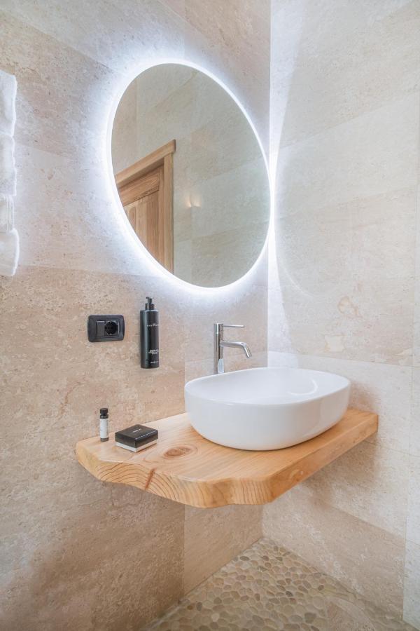 Paghe Eco Luxury Experience Hotel Budduso Bagian luar foto