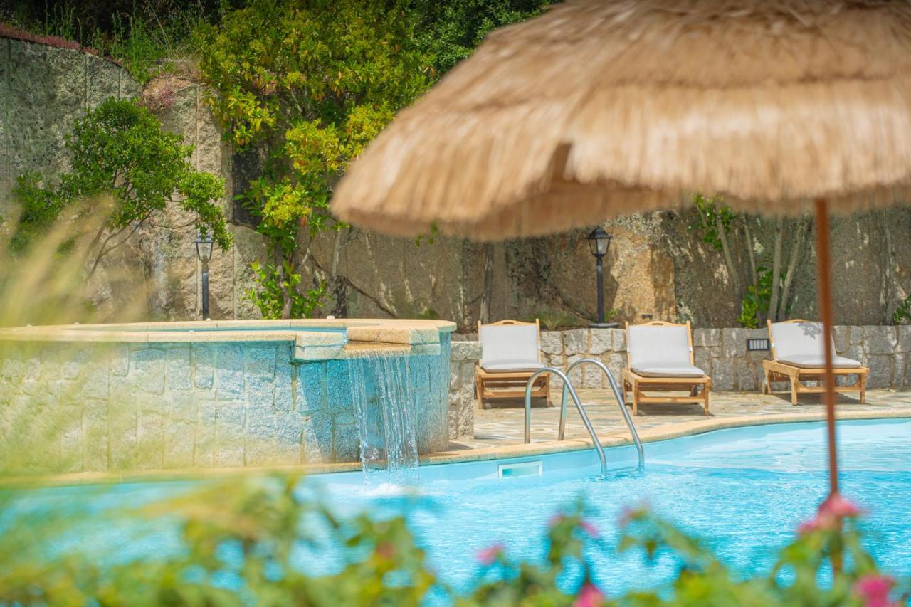 Paghe Eco Luxury Experience Hotel Budduso Bagian luar foto