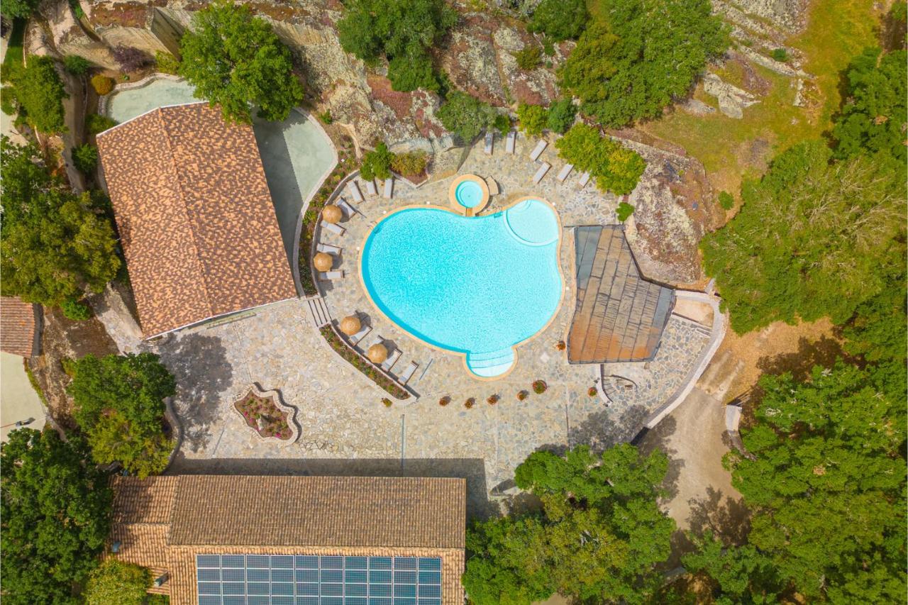 Paghe Eco Luxury Experience Hotel Budduso Bagian luar foto